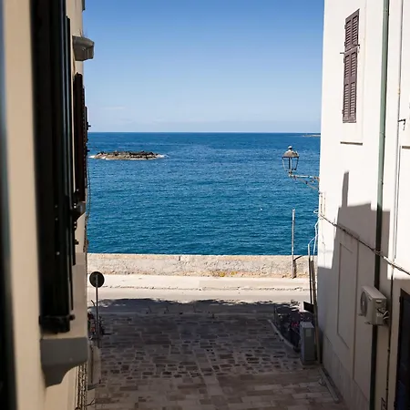 Апартаменты Blumarine By Vivimy *